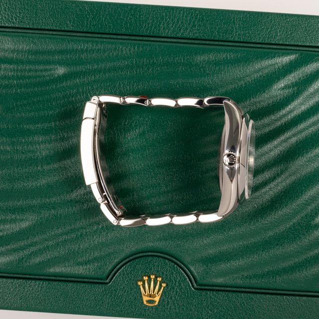 Rolex Oyster Perpetual 126000 Image 2